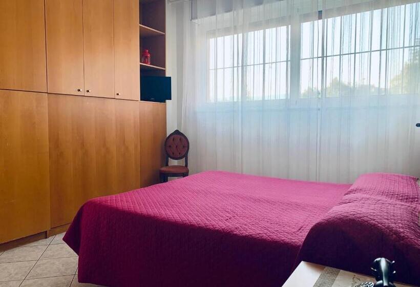 חדר סטנדרט, מיטת קינג, מותאם לאדם עם מוגבלויות, San Giorgio