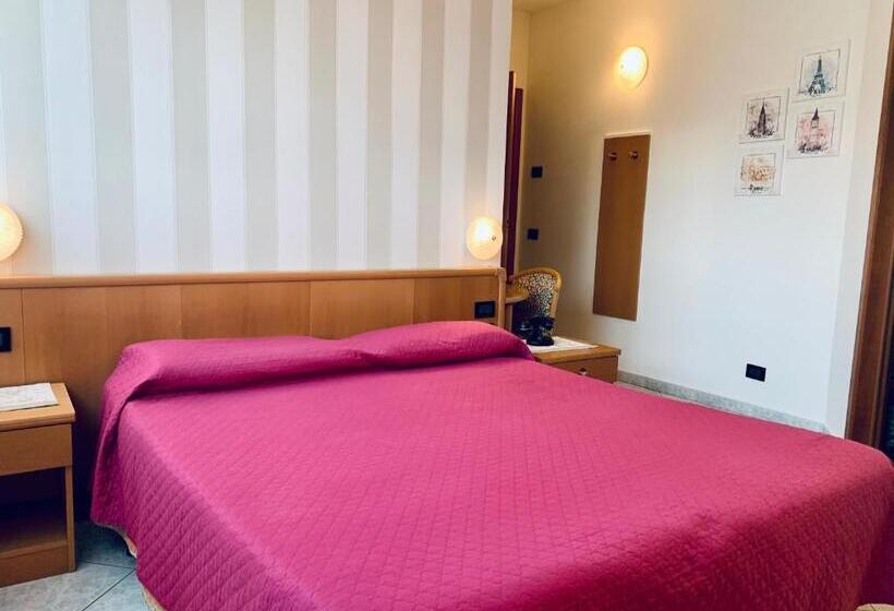 חדר סטנדרט, מיטת קינג, מותאם לאדם עם מוגבלויות, San Giorgio