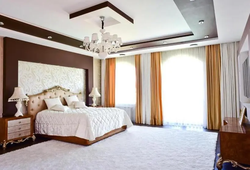 سوییت با چشمانداز استخر, Villa Venice