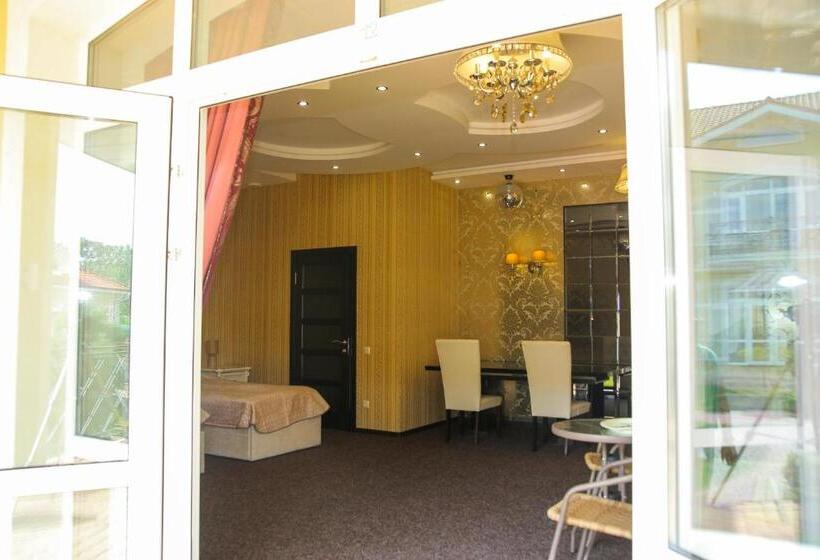 اتاق اکونومی, Villa Venice