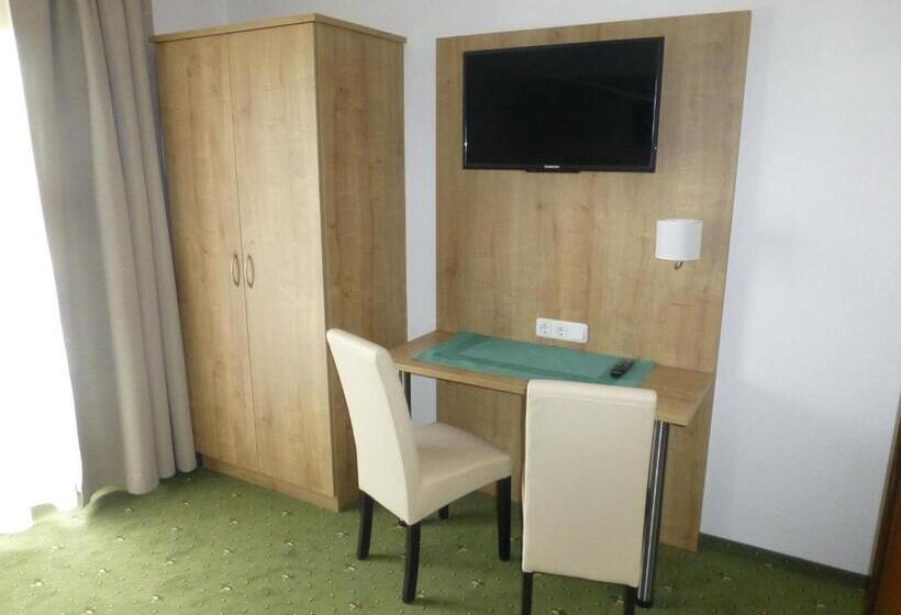 Номер Deluxe, Weismann