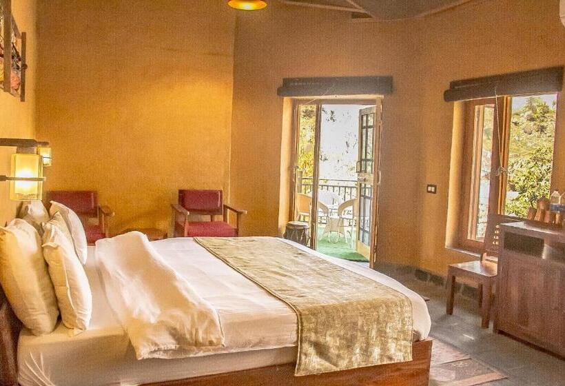 غرفة عائلية مطلّة علي الجبل, Prakriti Aalay   Riverside Mountain View Boutique Eco Resort