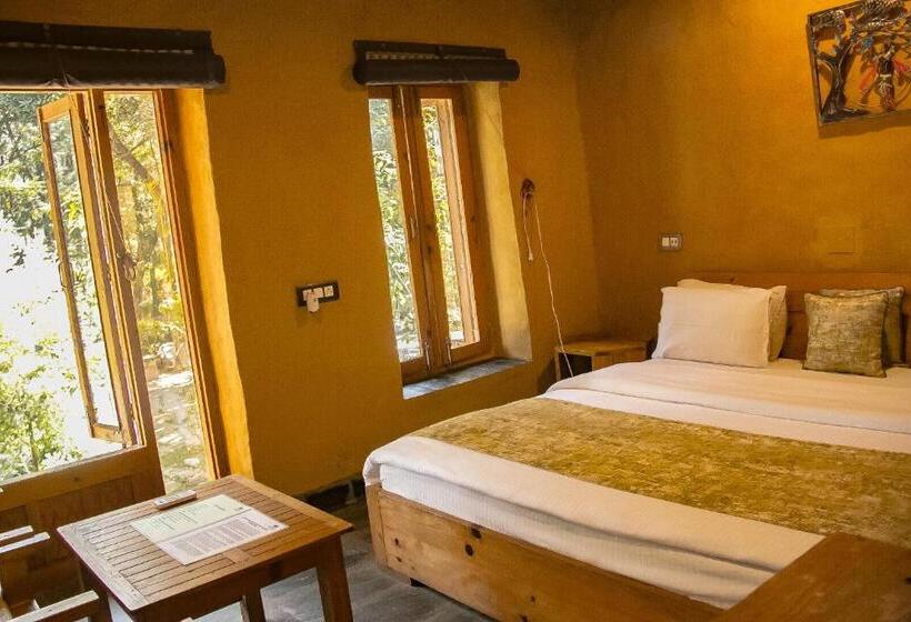 غرفة عائلية مطلّة علي الجبل, Prakriti Aalay   Riverside Mountain View Boutique Eco Resort