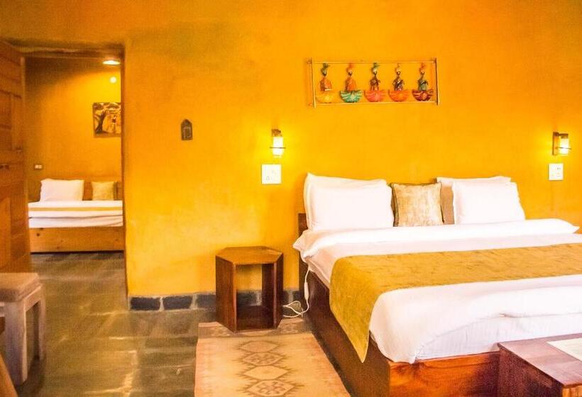 غرفة عائلية مطلّة علي الجبل, Prakriti Aalay   Riverside Mountain View Boutique Eco Resort