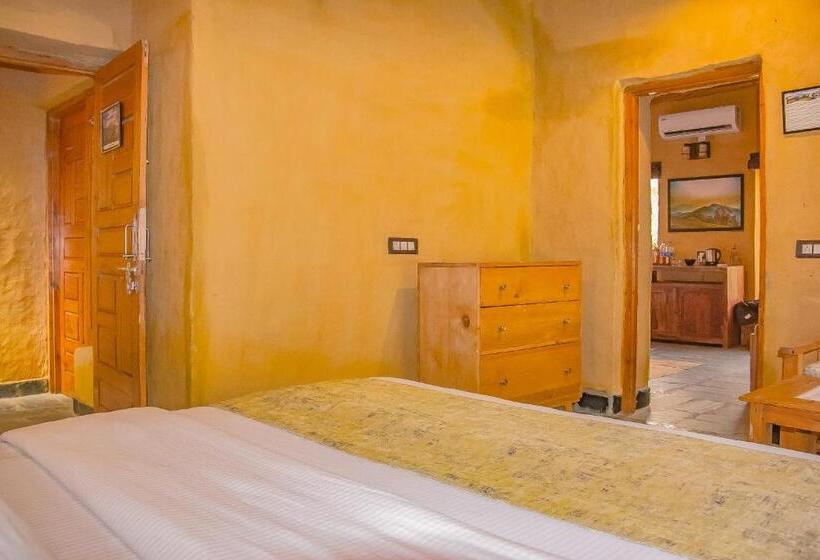 غرفة عائلية مطلّة علي الجبل, Prakriti Aalay   Riverside Mountain View Boutique Eco Resort