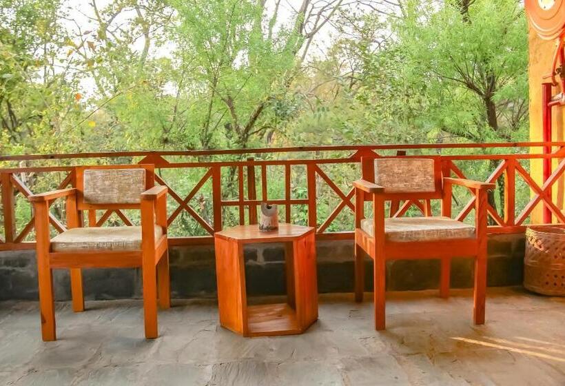 غرفة قياسية سرير كينج, Prakriti Aalay   Riverside Mountain View Boutique Eco Resort