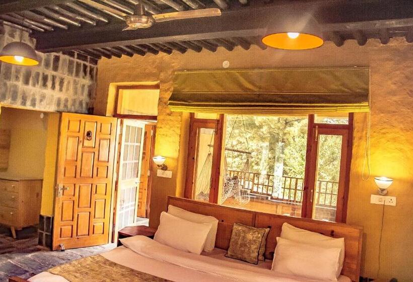 غرفة قياسية سرير كينج, Prakriti Aalay   Riverside Mountain View Boutique Eco Resort