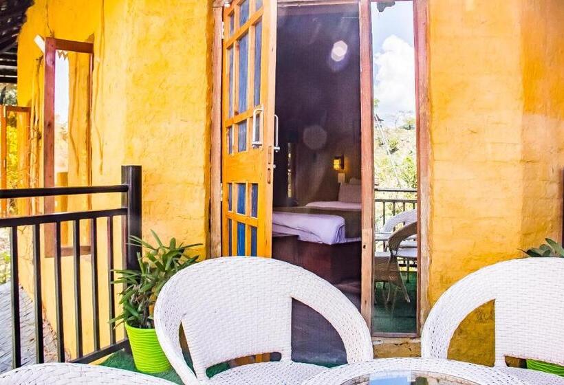 غرفة عائلية مطلّة علي الجبل, Prakriti Aalay   Riverside Mountain View Boutique Eco Resort