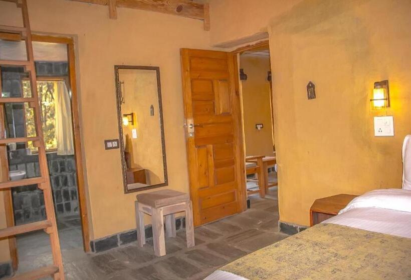 غرفة عائلية مطلّة علي الجبل, Prakriti Aalay   Riverside Mountain View Boutique Eco Resort