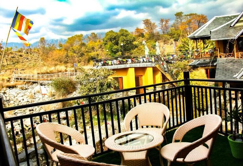 غرفة عائلية مطلّة علي الجبل, Prakriti Aalay   Riverside Mountain View Boutique Eco Resort