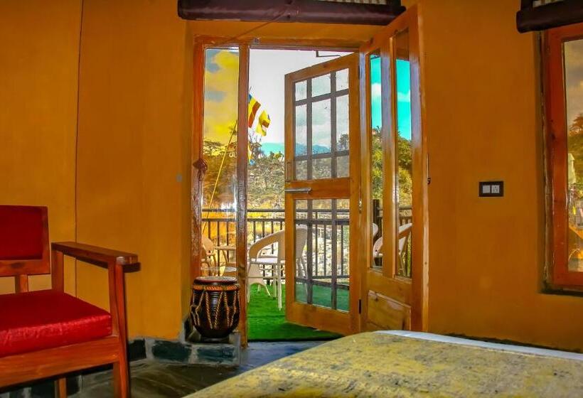 غرفة عائلية مطلّة علي الجبل, Prakriti Aalay   Riverside Mountain View Boutique Eco Resort