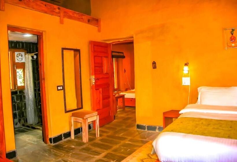 غرفة عائلية مطلّة علي الجبل, Prakriti Aalay   Riverside Mountain View Boutique Eco Resort