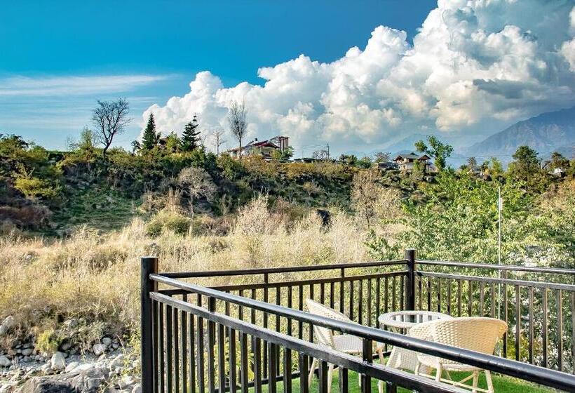 غرفة ديلوكس مزودة بشرفة, Prakriti Aalay   Riverside Mountain View Boutique Eco Resort