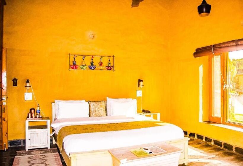 غرفة ديلوكس مزودة بشرفة, Prakriti Aalay   Riverside Mountain View Boutique Eco Resort