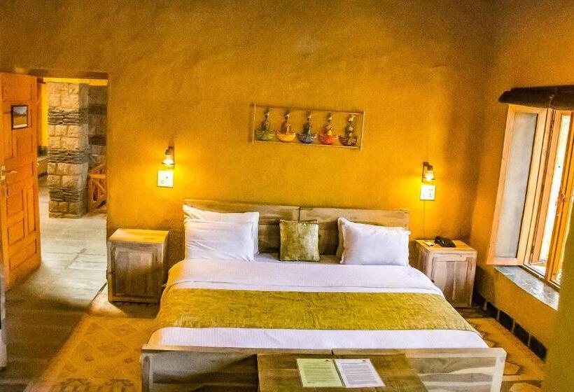 غرفة ديلوكس مزودة بشرفة, Prakriti Aalay   Riverside Mountain View Boutique Eco Resort