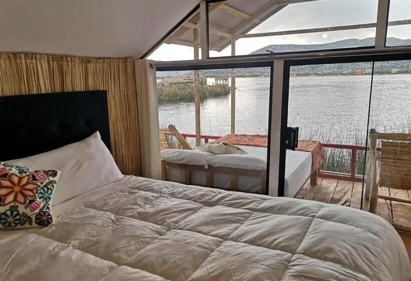اتاق استاندارد با چشم‌انداز دریاچه, Uros Suma Qhota Lodge