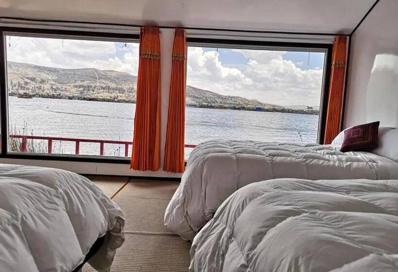 اتاق استاندارد سه نفره, Uros Suma Qhota Lodge