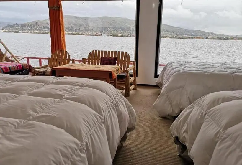 اتاق استاندارد چهار تخته, Uros Suma Qhota Lodge