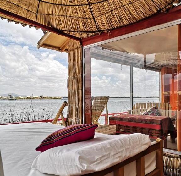 חדר סטנדרט לארבעה, Uros Suma Qhota Lodge