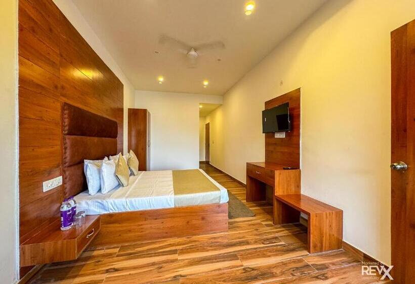 Perhehuone, Wraveler Inn