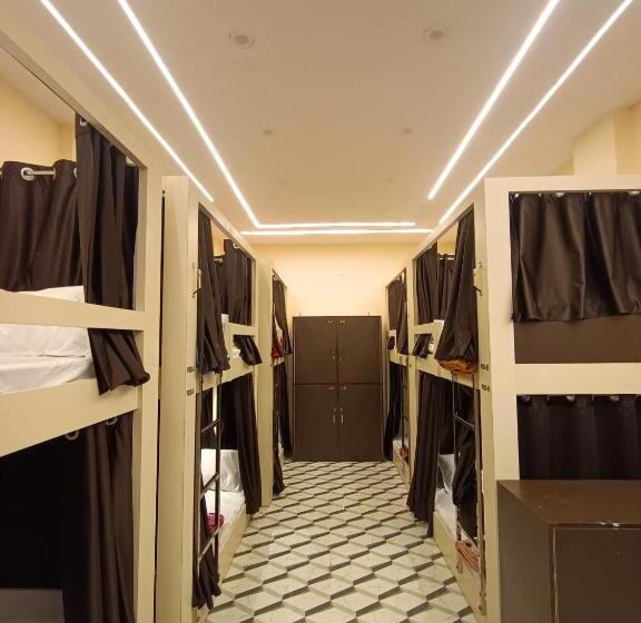 Vuode Makuusalissa, Kashi Vandanam Hostel