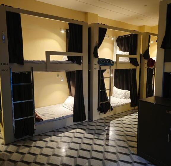 Vuode Makuusalissa, Kashi Vandanam Hostel