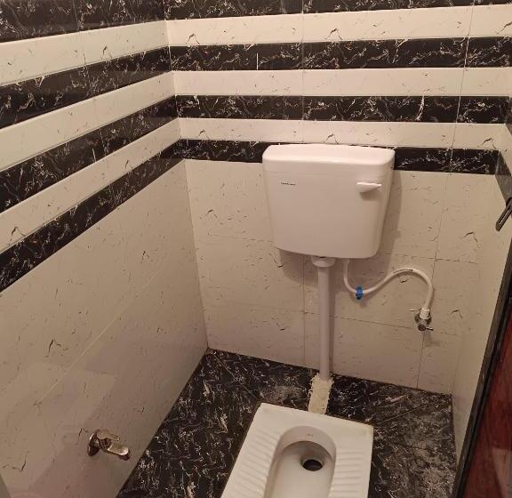 Vuode Makuusalissa, Kashi Vandanam Hostel