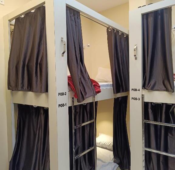 Vuode Makuusalissa, Kashi Vandanam Hostel