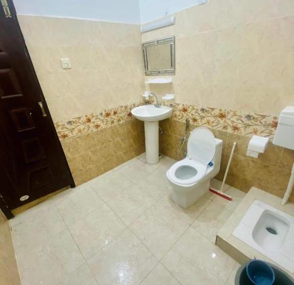 اتاق لوکس سه تخته, Aqua Vista Guest House