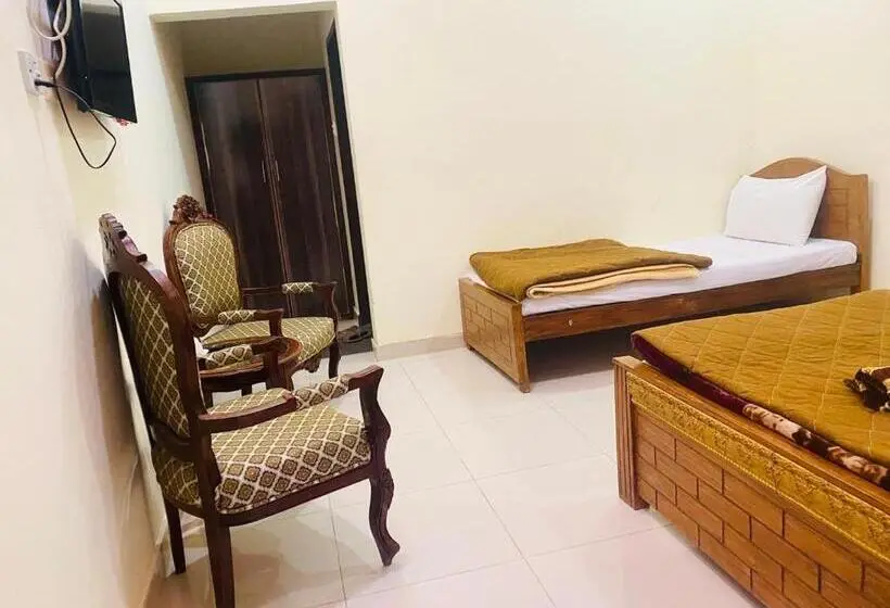 اتاق لوکس سه تخته, Aqua Vista Guest House