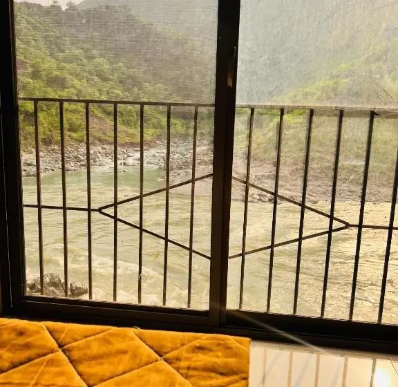 سوییت خانوادگی, Aqua Vista Guest House