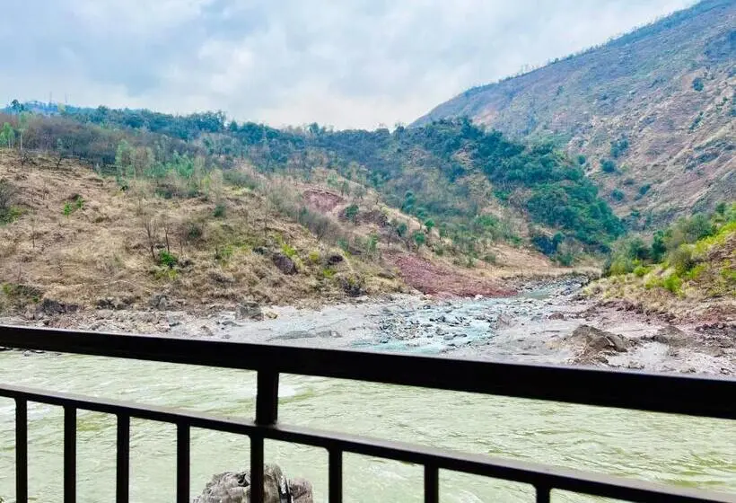 سوییت خانوادگی, Aqua Vista Guest House