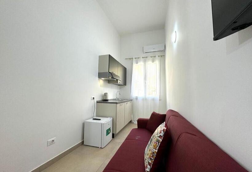 ファミリールーム, Casa Ferrante