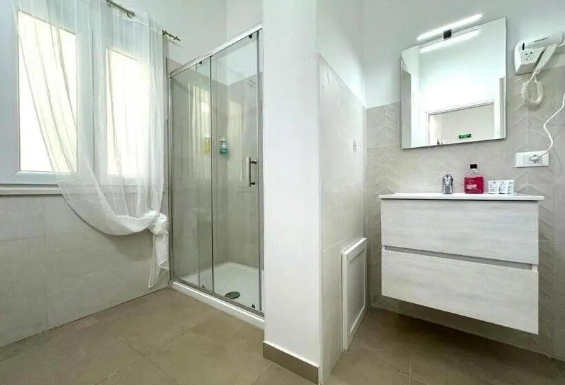 Pokój Rodzinny, Casa Ferrante