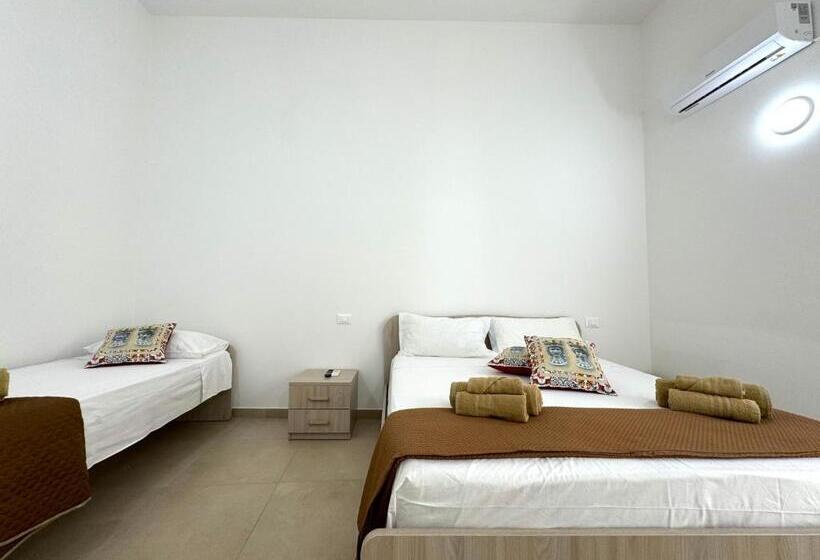 ファミリールーム, Casa Ferrante