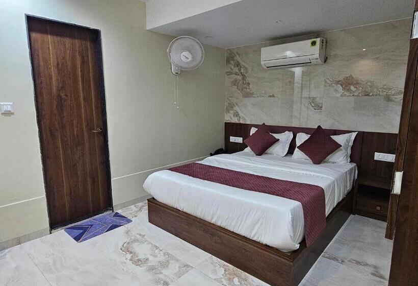 غرفة ديلوكس, The Eiffel Hotel & Banquet