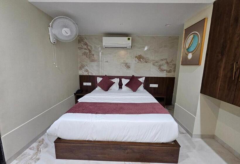 غرفة ديلوكس, The Eiffel Hotel & Banquet