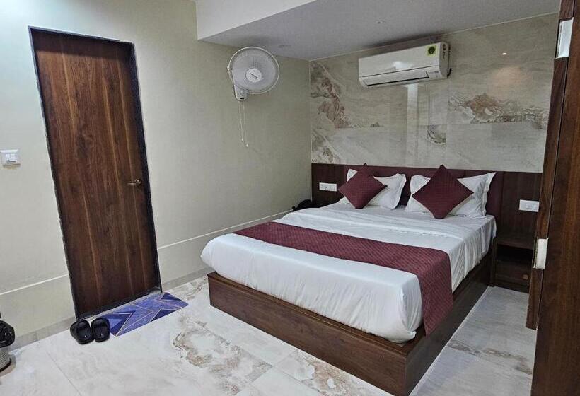 غرفة ديلوكس, The Eiffel Hotel & Banquet