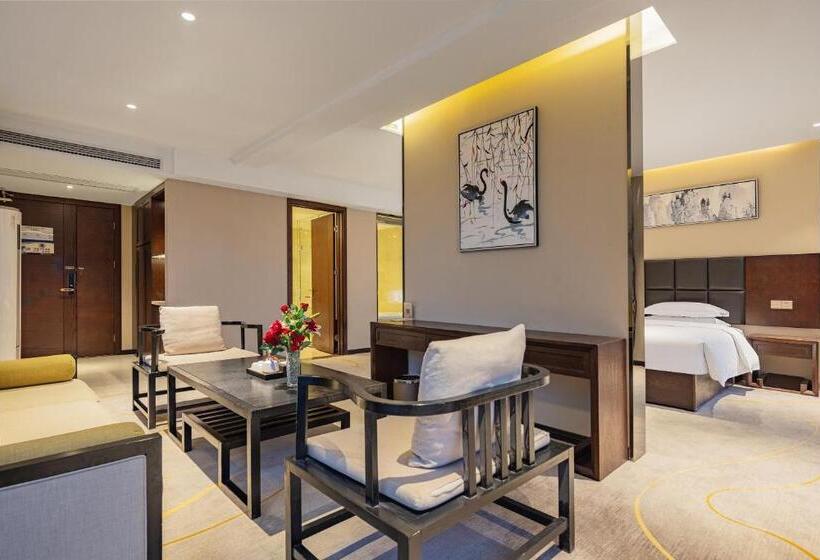 جناح إدارى, 宜昌虹桥国际大酒店