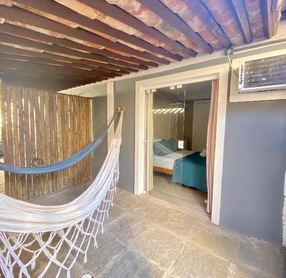 جناح مزود بتراس, Casa Dos Gringobz