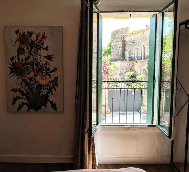 スタンダードルーム, Gîte En Face Du Château De Nizas, Totale Renovation Et Changement De Proprietaire, 4 Chambres D Hôte