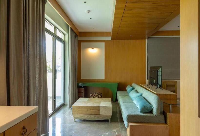 اتاق لوکس با تخت بزرگ, Green Windows Resort