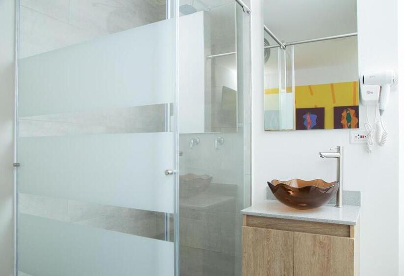 Номер Deluxe, Bajo La Luna