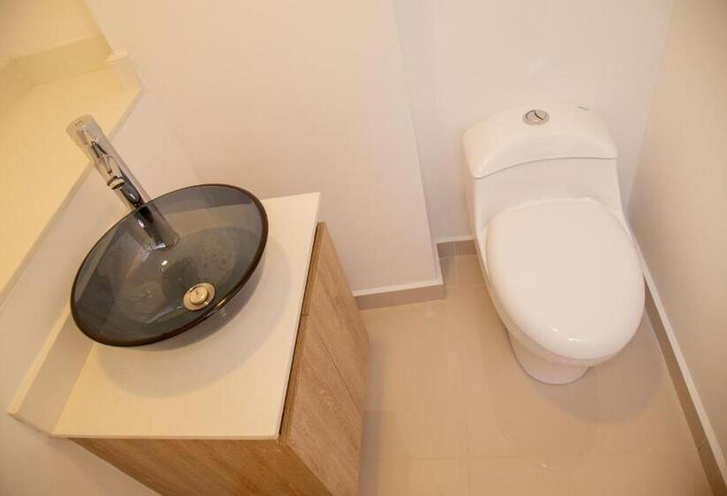 Полулюкс, Bajo La Luna