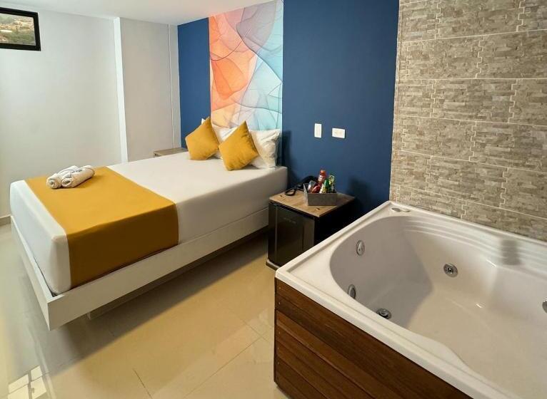 Полулюкс, Bajo La Luna