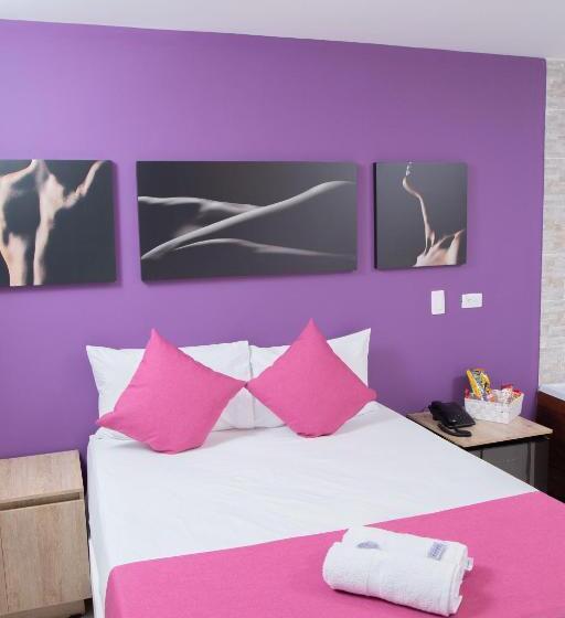 Полулюкс, Bajo La Luna