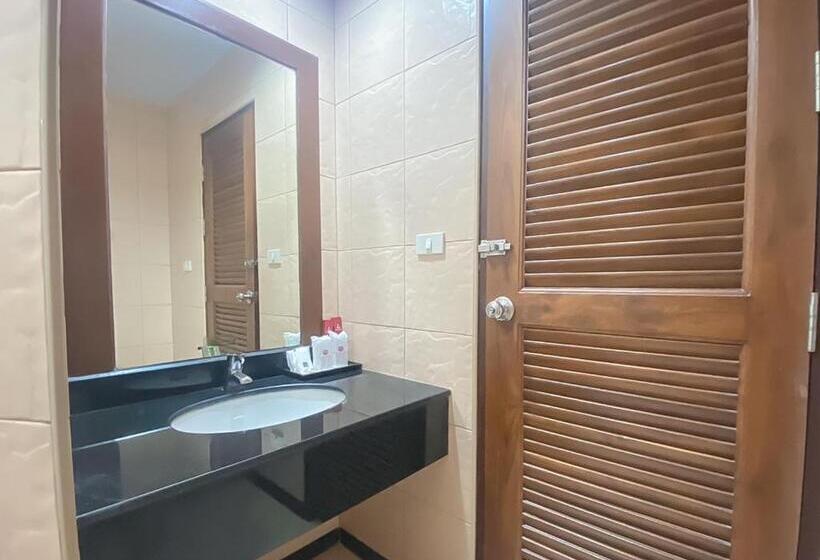 디럭스 룸, The Ligor City