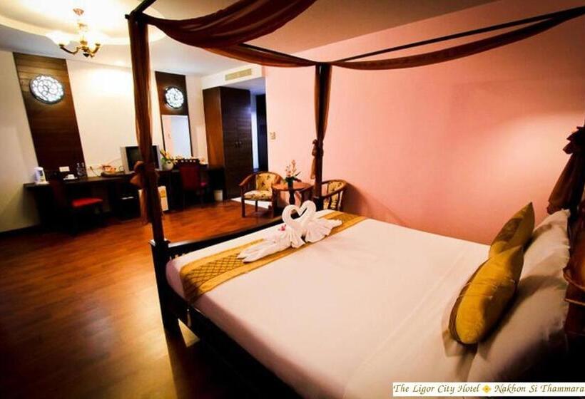 주니어 스위트, The Ligor City