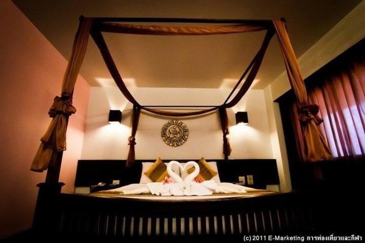 주니어 스위트, The Ligor City