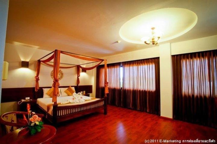 주니어 스위트, The Ligor City